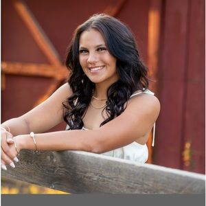 Meet your Posher, Araya